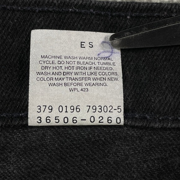 Vintage Levis 506 Denim Shorts Women 12 Black Regular High Waisted Cuffed Y2K - Picture 4 of 9